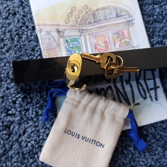 Louis Vuitton Lock & 2 Keys w/ Dustbag -LV Padlock - Picture 3 of 7